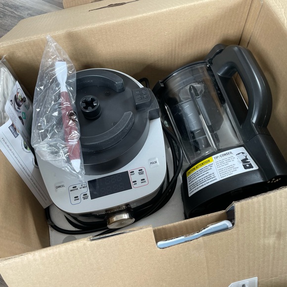 Pampered Chef deluxe cooking blender - Picture 3 of 3